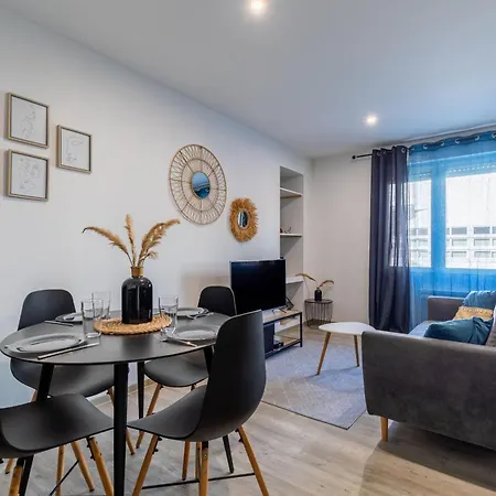 Ideal Couples & Pro - Proche Centre Et Gare - Promenade Au Bord De La Charente - Parking A Proximite - Wifi Tres Debit - Equipement Premium -netflix Lägenhet *